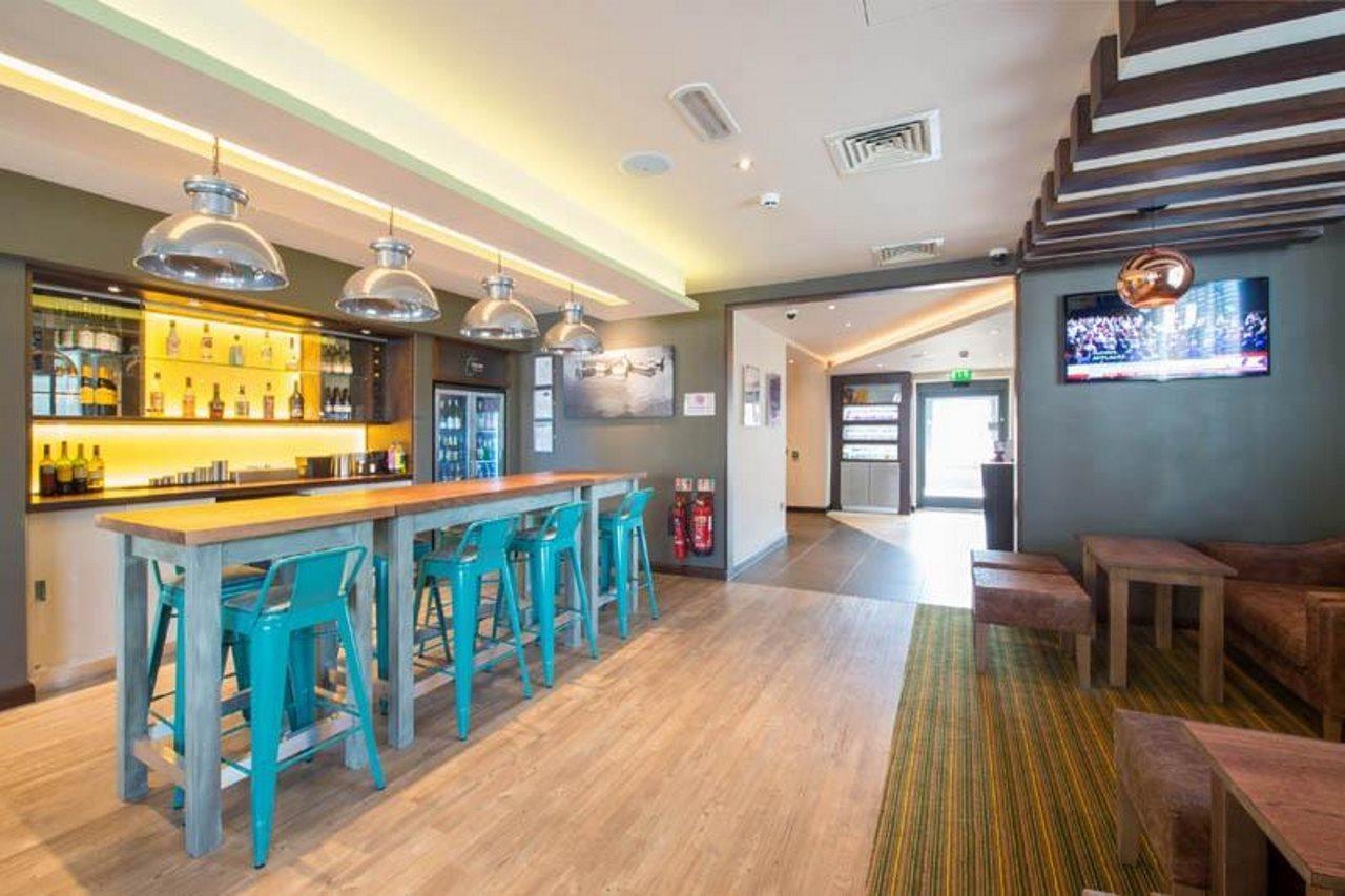 Premier Inn Leek Town Centre Extérieur photo