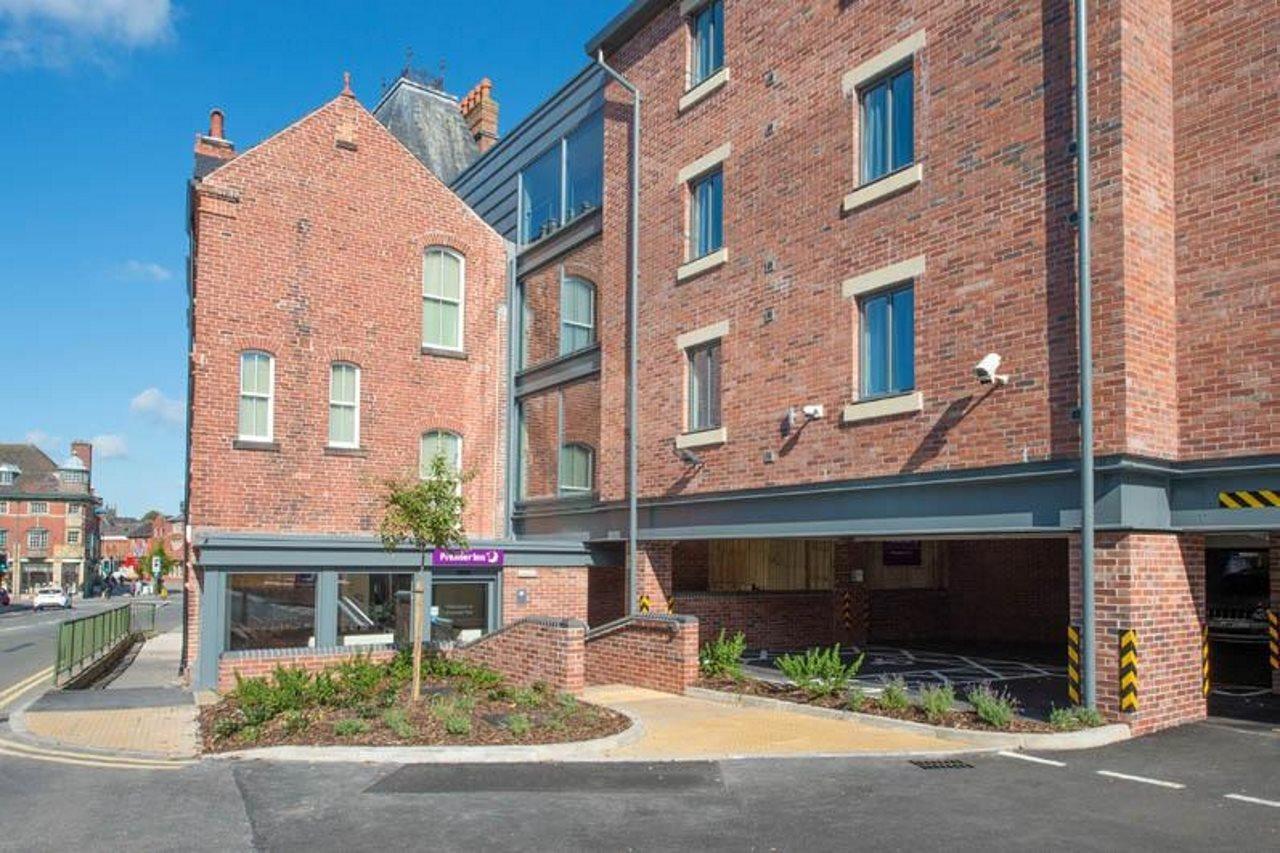 Premier Inn Leek Town Centre Extérieur photo